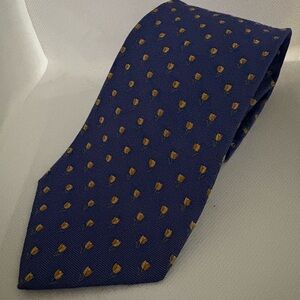 Men’s Brooks Brothers 100% Silk Blue Tie. Rose design
